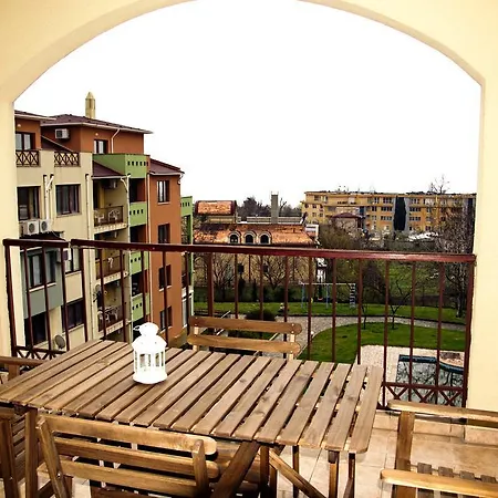 Sea Park Apartment *